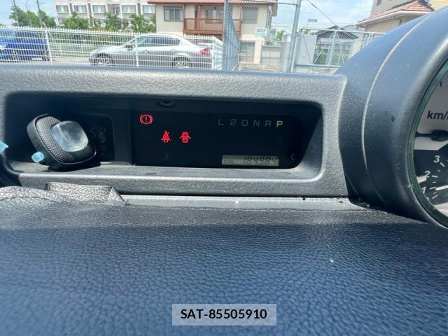 Toyota BB 2001-07 8098108-16