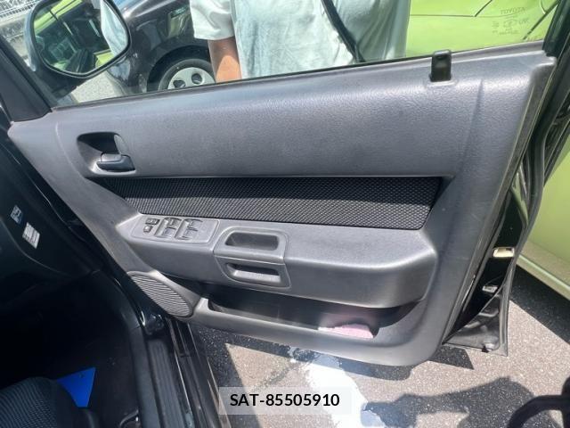 Toyota BB 2001-07 8098108-7