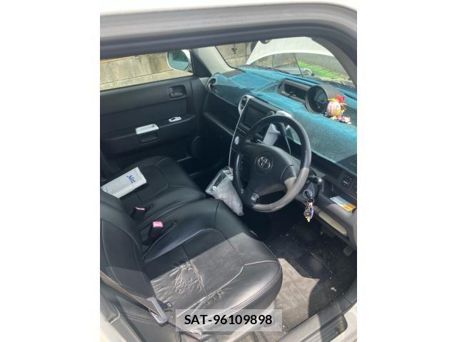 Toyota BB 2005-11 8098109-17