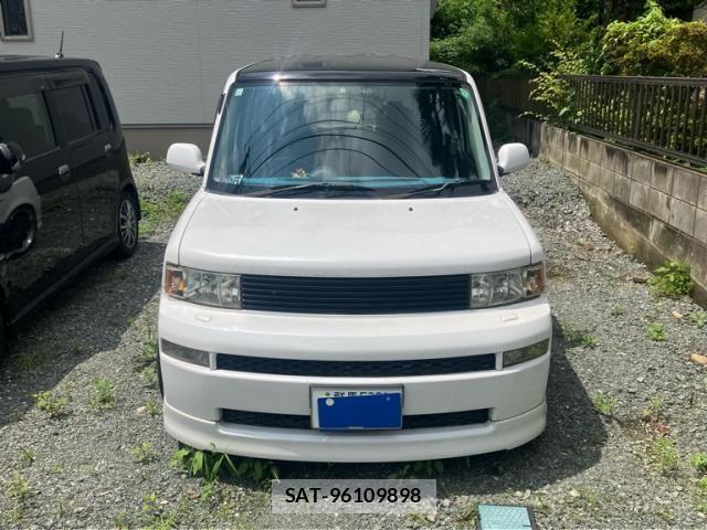Toyota BB 2005-11 8098109-1