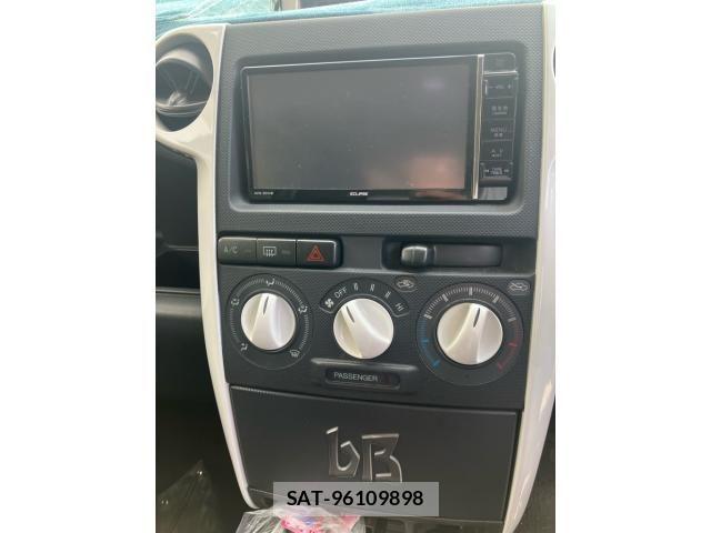 Toyota BB 2005-11 8098109-21