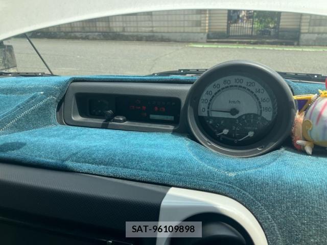 Toyota BB 2005-11 8098109-23