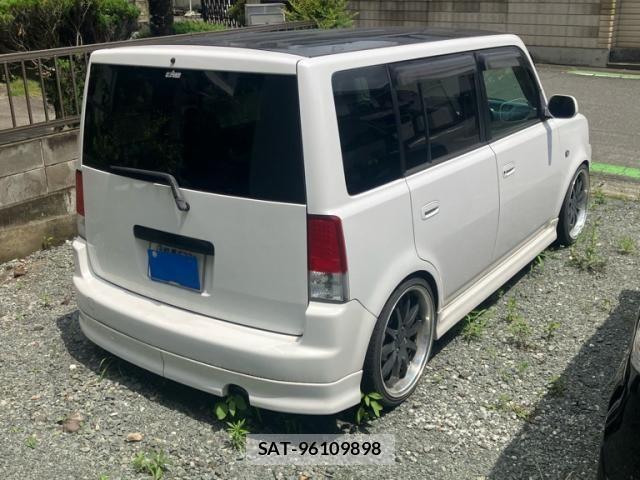 Toyota BB 2005-11 8098109-3