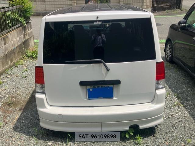 Toyota BB 2005-11 8098109-4