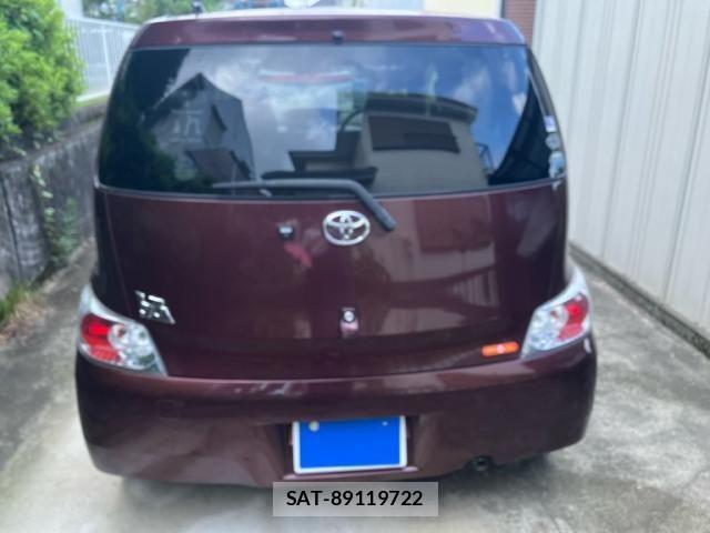 Toyota BB 2009-11 8129111-3