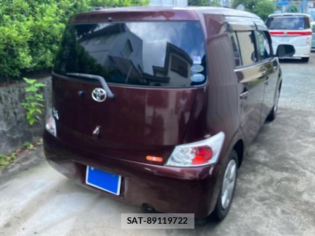 Toyota BB 2009-11 8129111-5