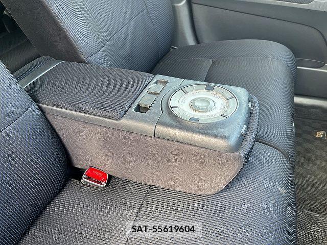 Toyota BB 2006-03 8206490-11