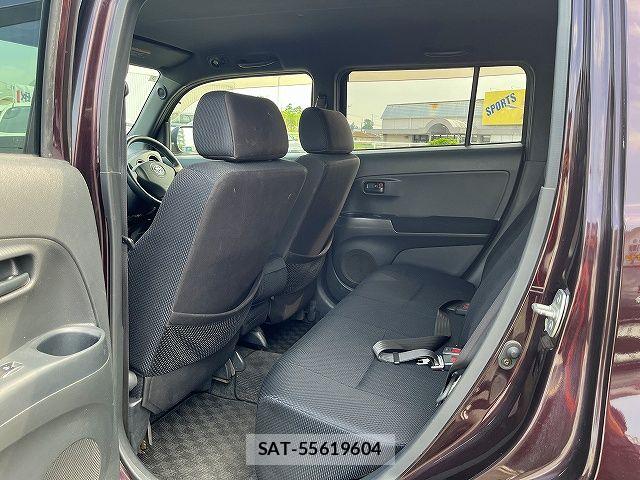 Toyota BB 2006-03 8206490-12