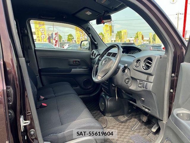 Toyota BB 2006-03 8206490-3