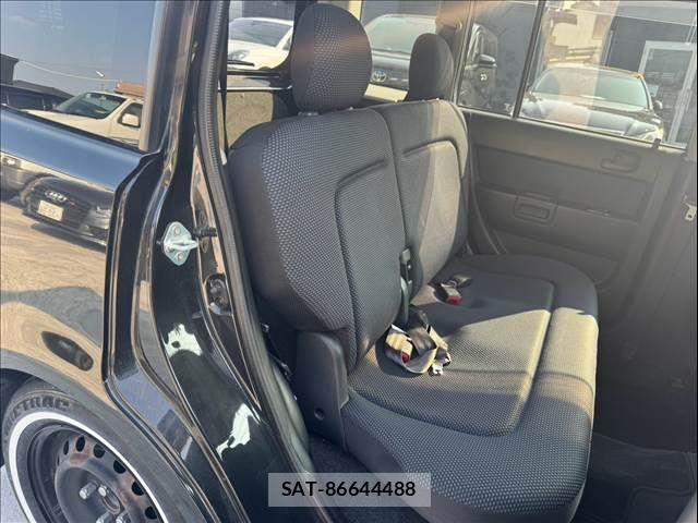 Toyota BB 2005-11 8206496-12