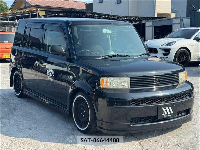 Toyota BB 2005-11 8206496-2