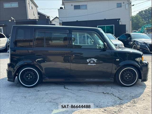 Toyota BB 2005-11 8206496-4
