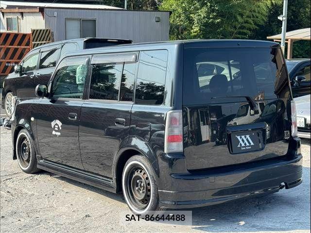 Toyota BB 2005-11 8206496-7