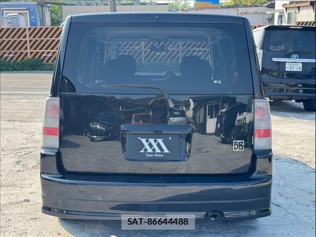 Toyota BB 2005-11 8206496-8