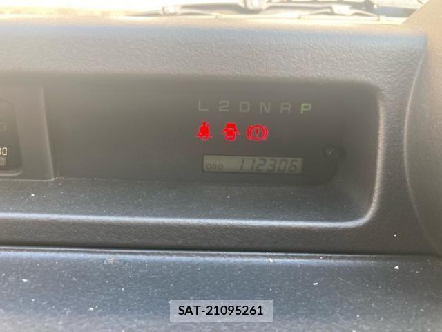 Toyota BB 2005-10 8228987-10