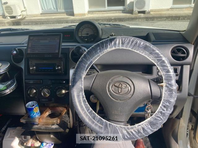 Toyota BB 2005-10 8228987-11