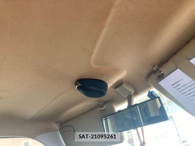Toyota BB 2005-10 8228987-15