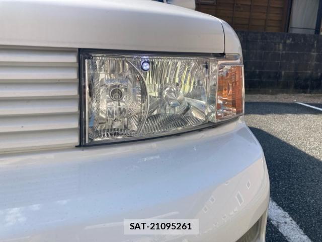 Toyota BB 2005-10 8228987-1