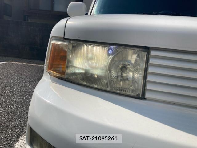Toyota BB 2005-10 8228987-2