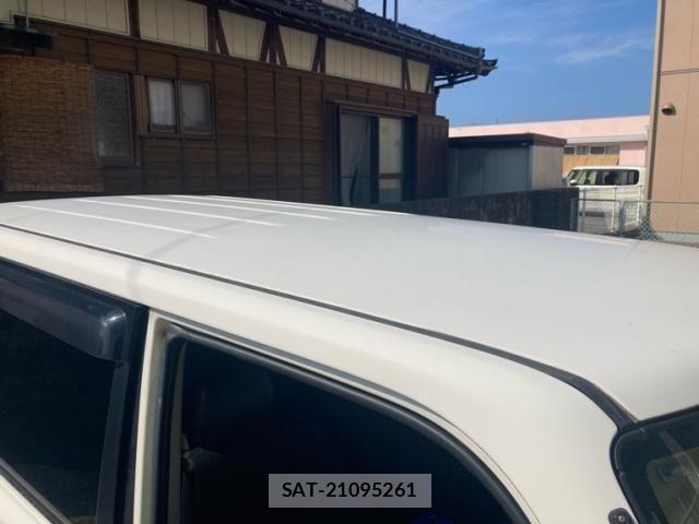Toyota BB 2005-10 8228987-3
