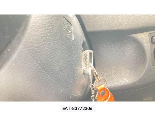 Toyota BB 2006-07 8313232-15
