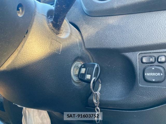 Toyota BB 2011-11 8334989-20