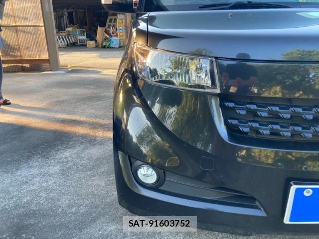 Toyota BB 2011-11 8334989-4