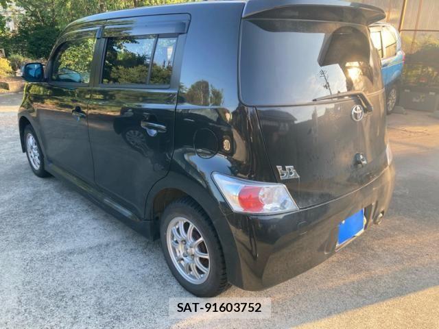 Toyota BB 2011-11 8334989-6