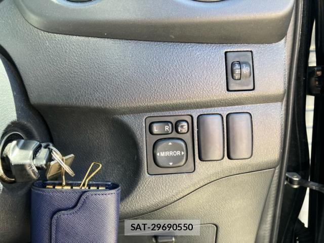 Toyota BB 2014-04 8353949-13