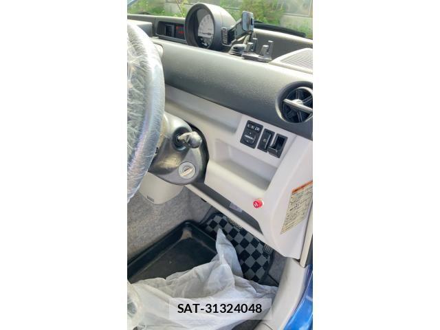 Toyota BB 2001-09 8364880-16