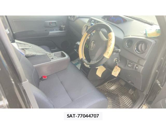 Toyota BB 2008-05 8364881-10