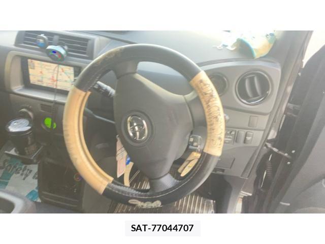 Toyota BB 2008-05 8364881-12
