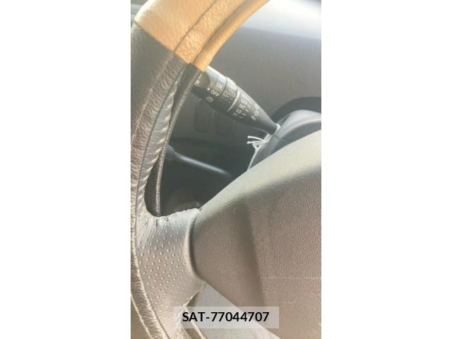 Toyota BB 2008-05 8364881-16