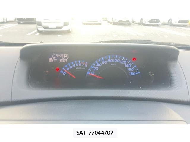 Toyota BB 2008-05 8364881-17