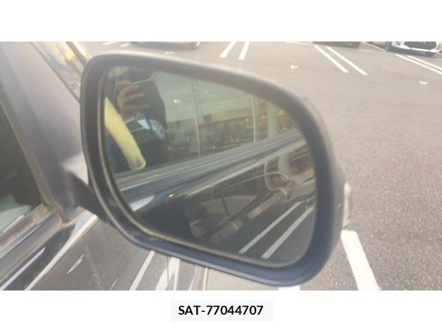 Toyota BB 2008-05 8364881-8