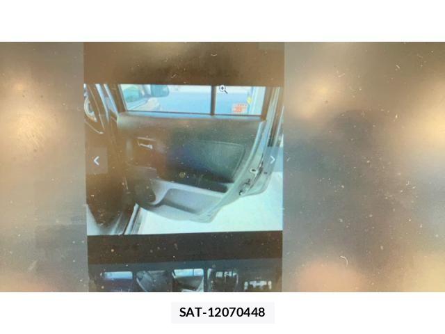 Toyota BB 2012-03 8371458-11