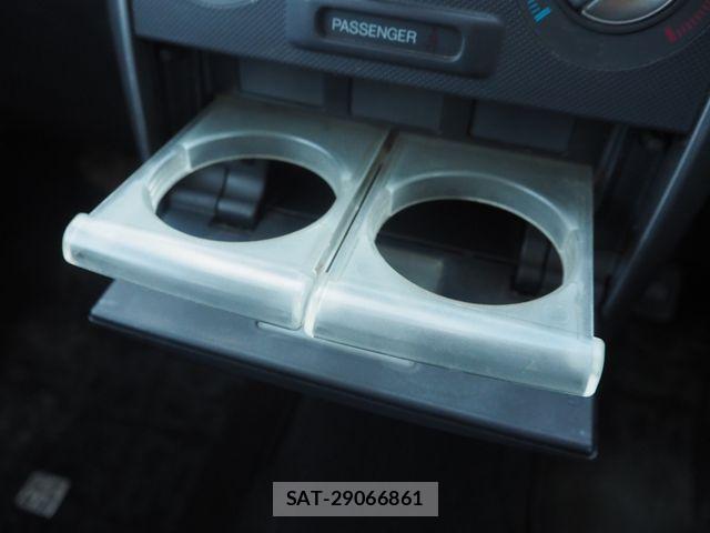 Toyota BB 2003-09 8411328-17