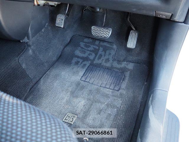 Toyota BB 2003-09 8411328-24