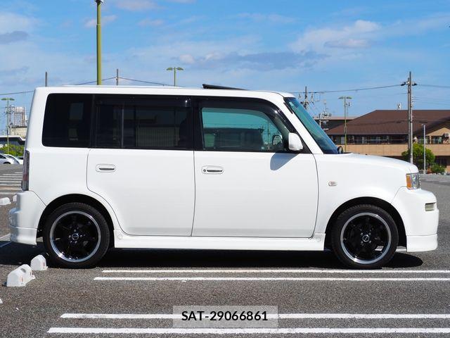 Toyota BB 2003-09 8411328-5