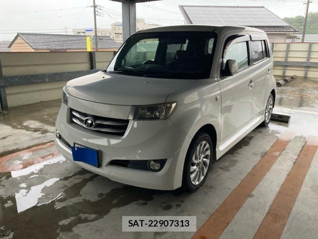 Toyota BB 2007-11 8411336-2