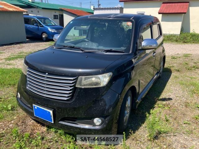 Toyota BB 2009-03 8411330-1