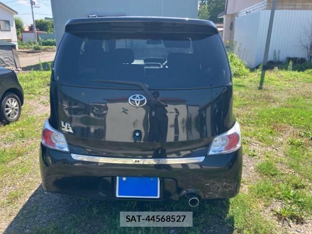 Toyota BB 2009-03 8411330-5