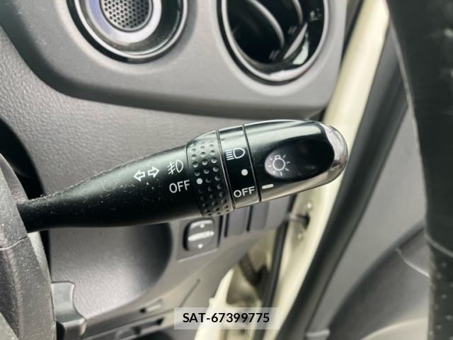 Toyota BB 2009-12 8437951-10
