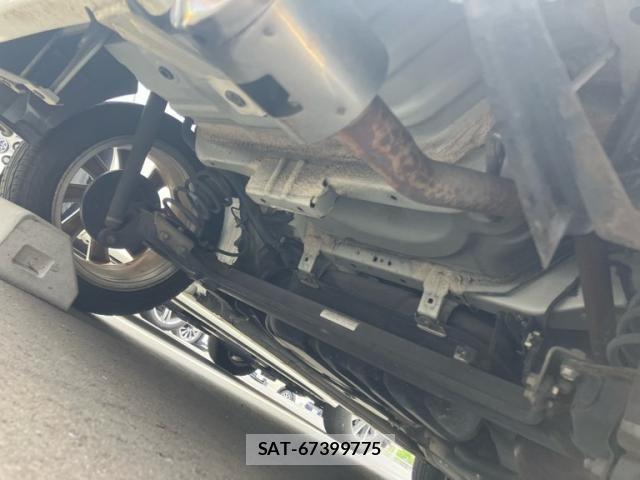 Toyota BB 2009-12 8437951-13