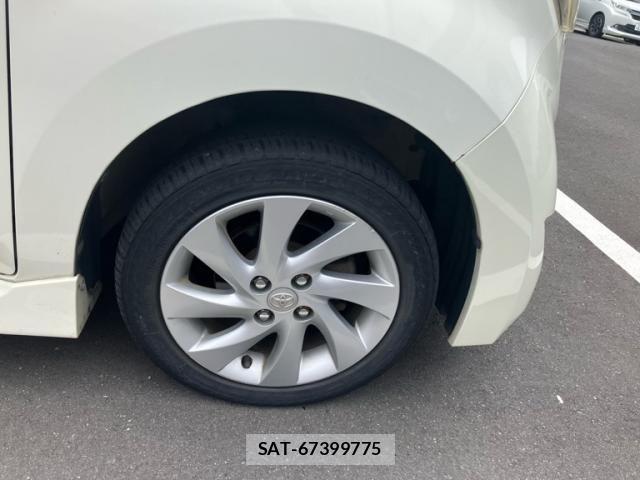 Toyota BB 2009-12 8437951-14