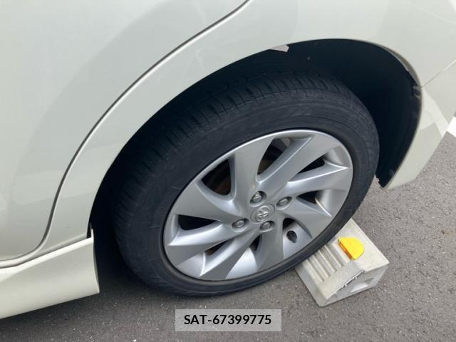 Toyota BB 2009-12 8437951-15