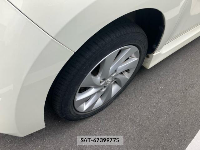 Toyota BB 2009-12 8437951-16