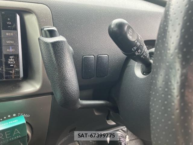 Toyota BB 2009-12 8437951-8