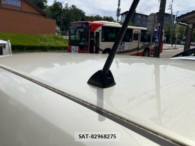 Toyota BB 2010-06 8523687-17