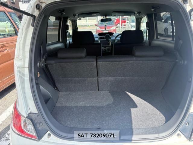 Toyota BB 2006-02 8561235-10